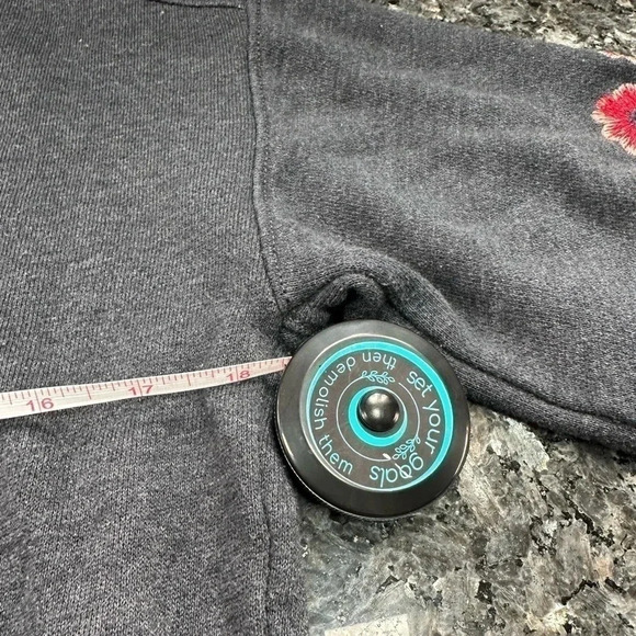 American Eagle Y2K Grey/Blue Cropped Floral Embroidery Sweatshirt Size Small S - Picture 6 of 11